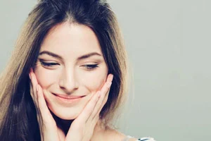 چه کار کنیم که جوان تر از سنمان به نظر برسیم؟